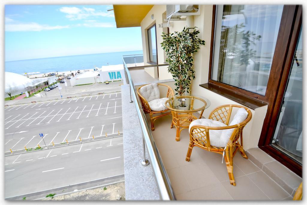 Summerland Luxury Studios By The Sea Mamaia Habitación foto